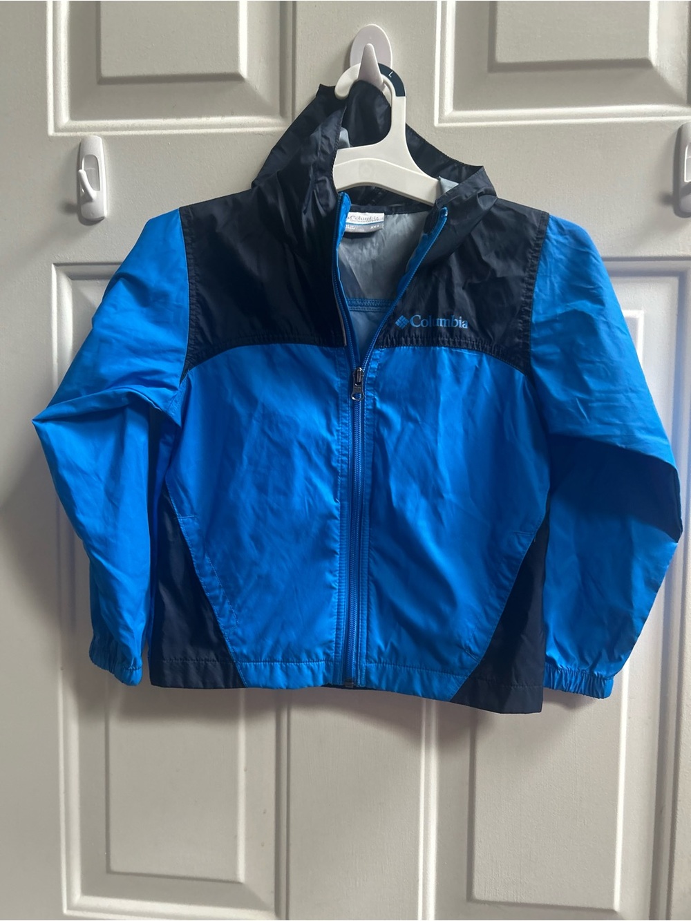 Columbia Kids Blue and Black Hooded wind breaker/rain Jacket Sz XXS